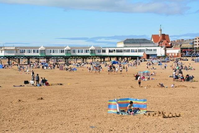 Cumbria Guest House Lytham St Annes Bagian luar foto