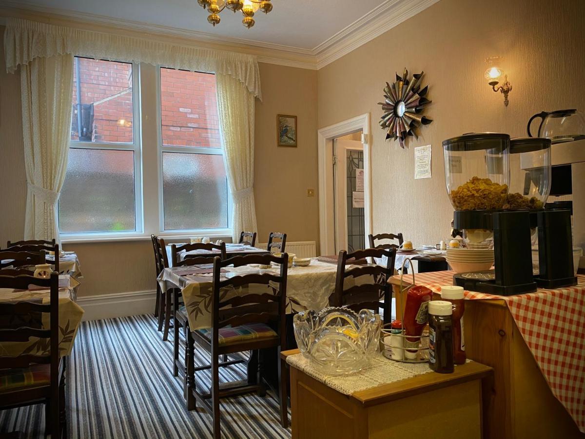 Cumbria Guest House Lytham St Annes Bagian luar foto