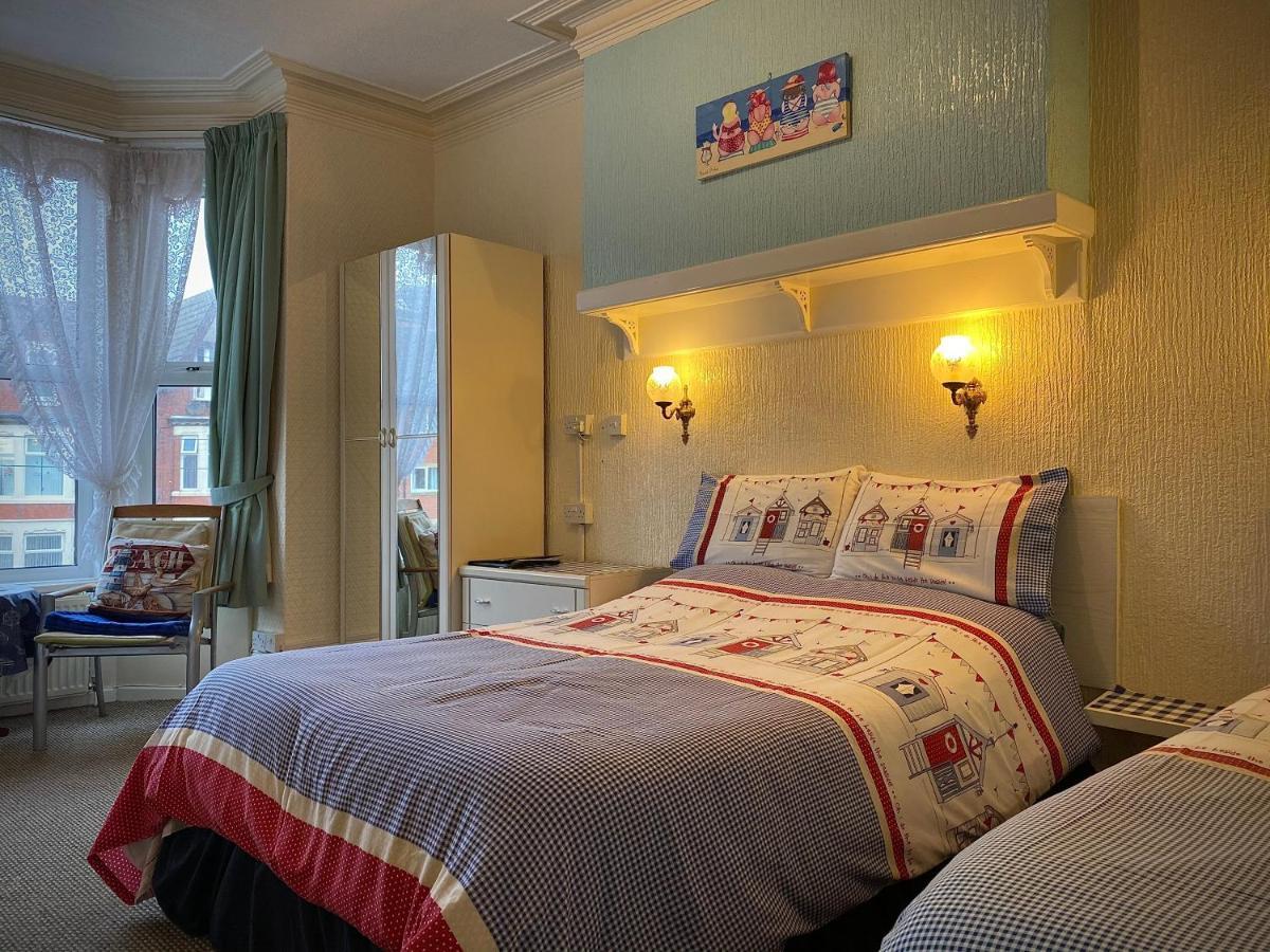 Cumbria Guest House Lytham St Annes Bagian luar foto